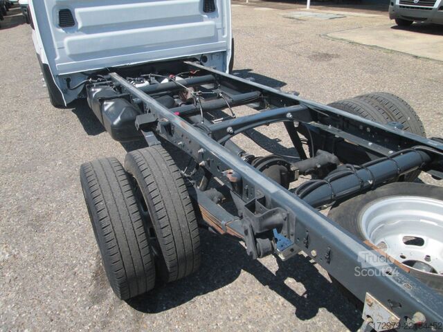 Transporter Fahrgestell IVECO 35 C13*Fahrgestell*