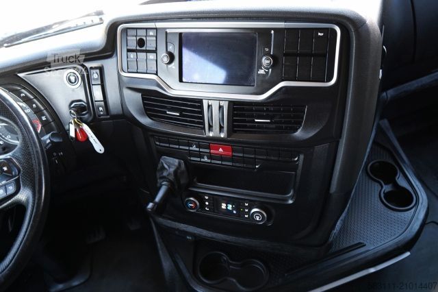 Standaard trekker IVECO S-WAY / 460 / RETARDER / LNG / MEGA / LOW DECK