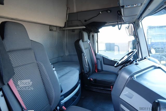 Standaard trekker RENAULT T 480 / 13L / 2017 ROK