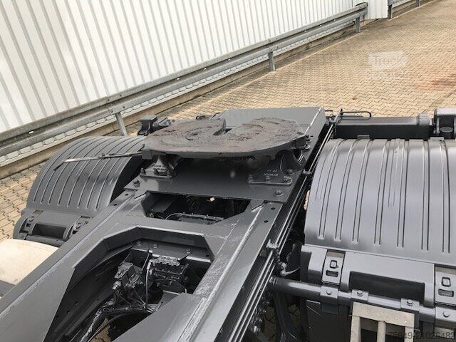 Tornkran Mercedes-Benz Actros 1836 LS 4x2 Actros 1836 LS 4x2 mit Kran MKG HLK 330HP