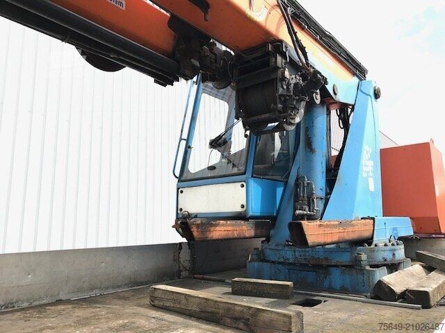 Grue montée sur camion Mercedes-Benz 2638 K 6x4 mit Heckkran Palfinger PK 68000 2638 K 6x4 mit Heckkran Palfinger PK 68000