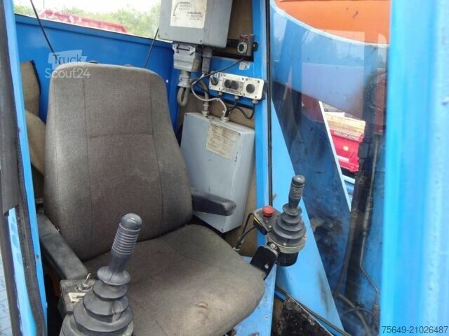 Grue montée sur camion Mercedes-Benz 2638 K 6x4 mit Heckkran Palfinger PK 68000 2638 K 6x4 mit Heckkran Palfinger PK 68000