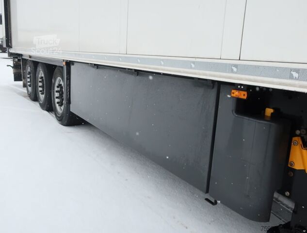 Reefer semitrailer Schmitz Cargobull SKO 24 Doppelstock Liftachse Carrier Vector HE19