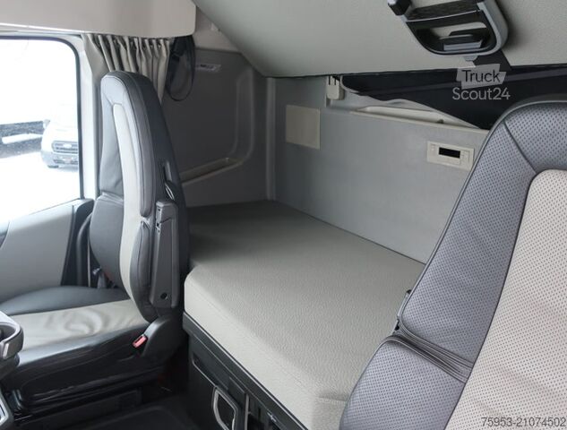 Standard tractor unit Volvo FH 500 Aero TC Leder Alufelgen LED Retarder