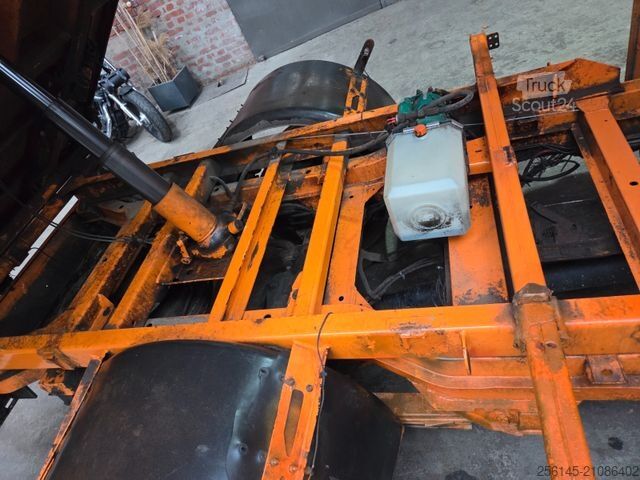 Dreiseitenkipper MERCEDES-BENZ Sprinter DoKa 3 S Kipper 515 Motorschaden