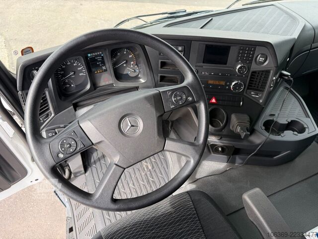 Kravas automašīnai uzstādīts celtnis MERCEDES-BENZ Arocs 4153 8x4 Crane / Grua MPG 220 TM7 Winch