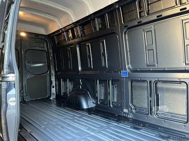 Panel van Mercedes-Benz Sprinter 419 CDI Superhoch 4x4 Allrad LED+NAVI+