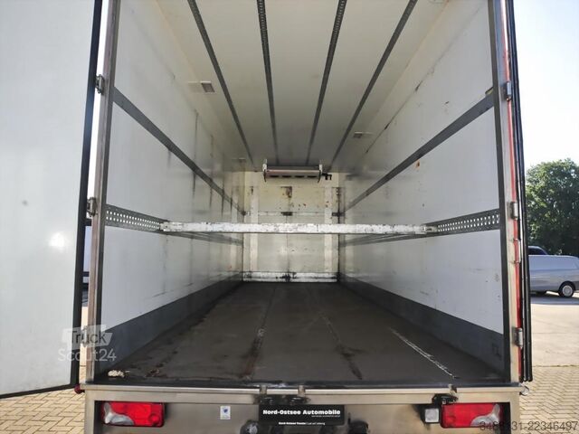 Autocamion cu caroserie tip cutie IVECO AS 190 S 48 FP GV Blumenkoffer Durchladesystem Volumen