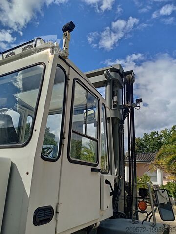 4-х колісний навантажувач Svetruck 1060-30