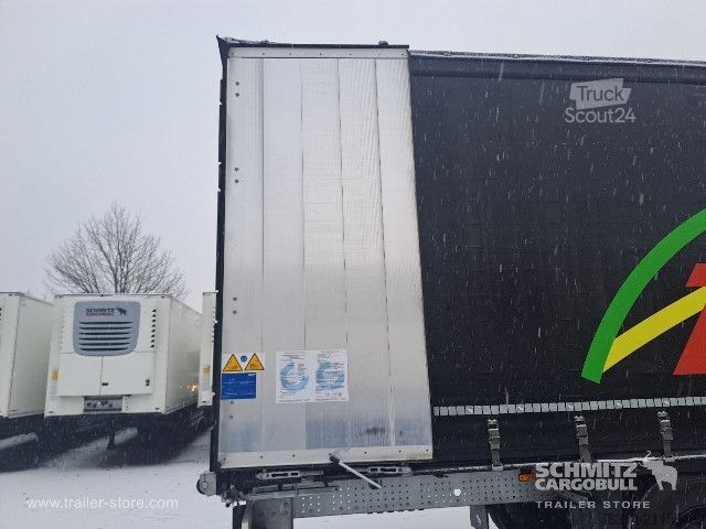 Otvorený náves s plachtou Schmitz Cargobull Curtainsider Standard