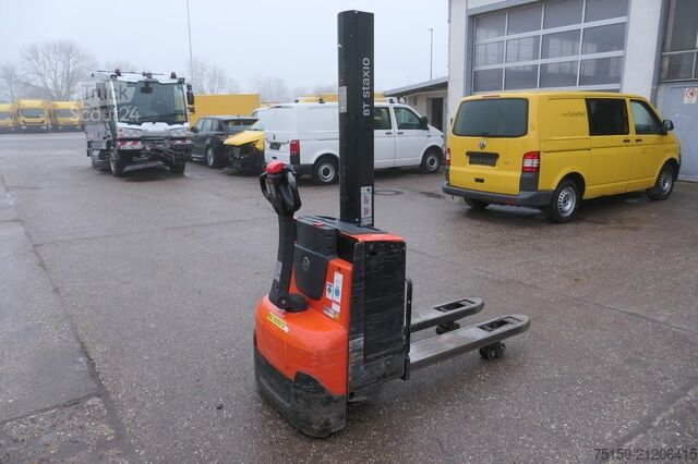 Hochhubwagen bt SWE 080L Batterie 48/2022