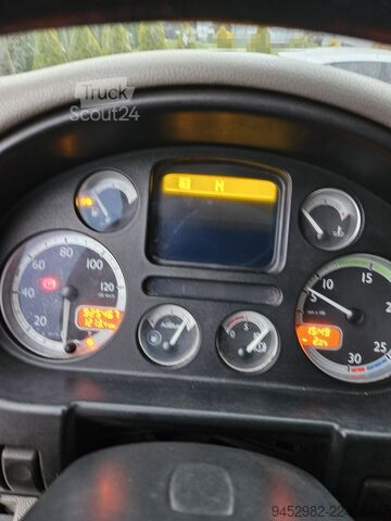 Vehicul de tractare DAF CF 75