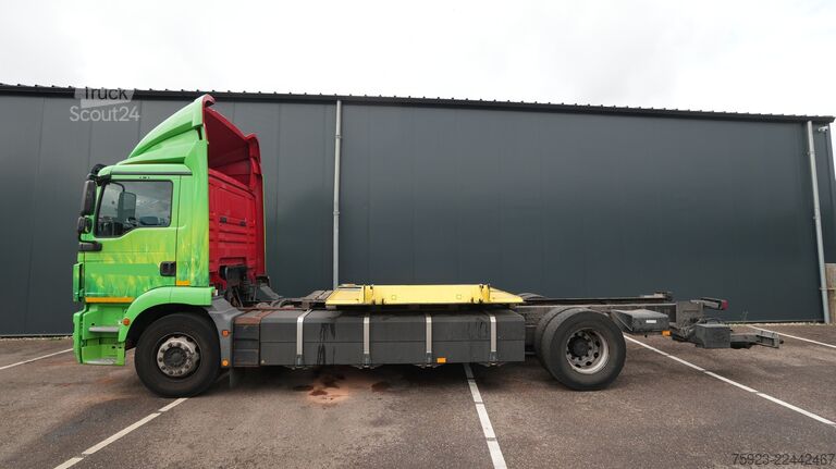 Važiuoklė su kabina Emoss 1824 electric chassis truck 188.300km
