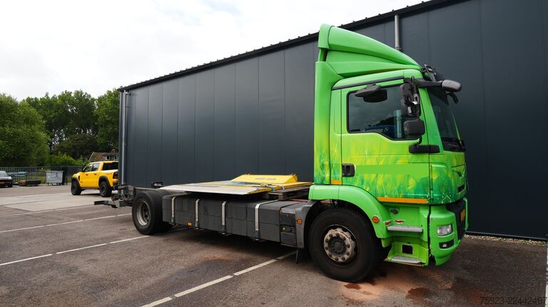 Važiuoklė su kabina Emoss 1824 electric chassis truck 188.300km