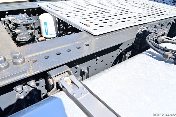 Standardní tahač Iveco 440S51T  S-Way E6 Retarder Alufelgen Navi 2Betten