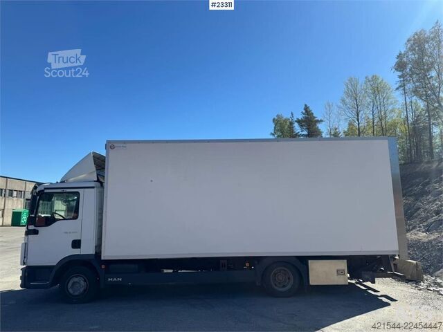 Koffer MAN TGL 8.220 4x2 box truck – 115,000 km – tail lift a