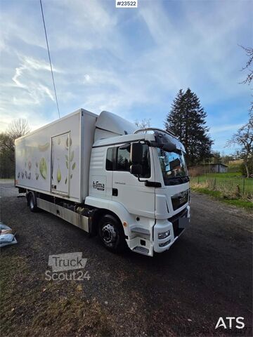 Чемодан MAN TGM 15.250 Box Truck with Refrigeration/Freezer Un