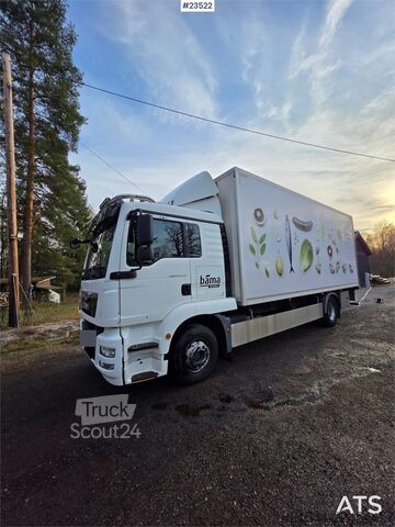 Чемодан MAN TGM 15.250 Box Truck with Refrigeration/Freezer Un