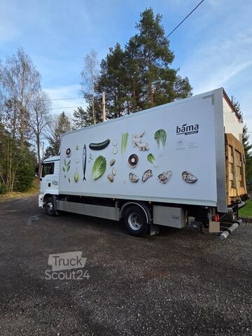 Чемодан MAN TGM 15.250 Box Truck with Refrigeration/Freezer Un