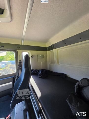 Чемодан MAN TGM 15.250 Box Truck with Refrigeration/Freezer Un