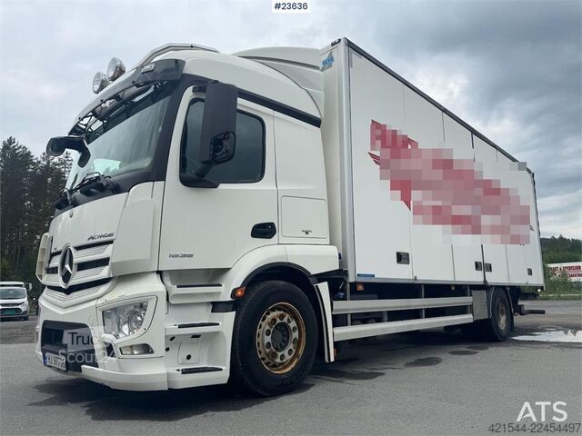 Koffert Mercedes-Benz Actros 1835 4x2 box truck - Full side opening