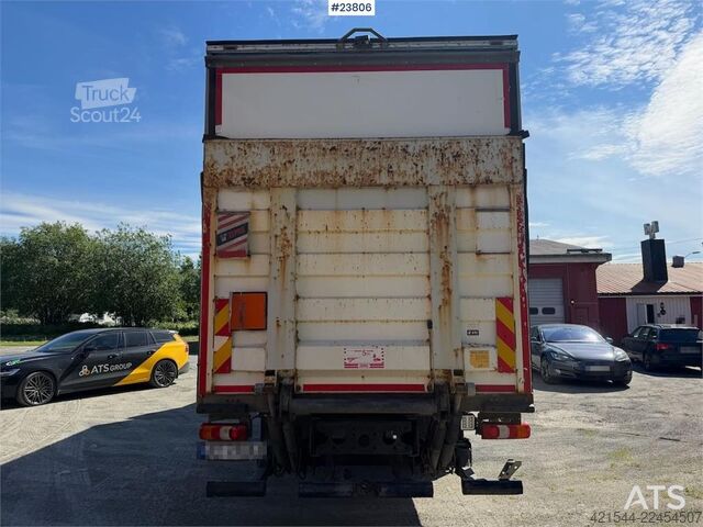 Resväska Mercedes-Benz Actros 1835L 4x2 box truck w/ ADR rigged, new clut