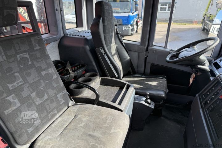 Grue montée sur camion Mercedes-Benz Econic 1828 4x2 PK16502 / Swiss-Vehicle