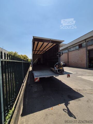 Samochód ciężarowy typu furgon Iveco Eurocargo ML120E25P