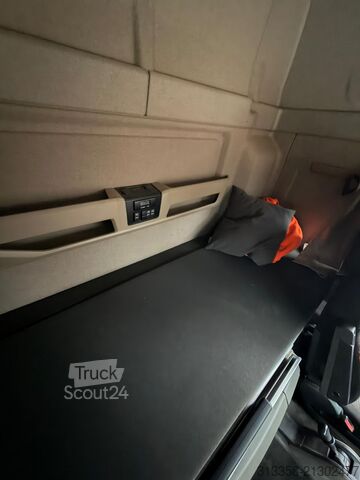 Transporte de madera MAN TGS 33.500