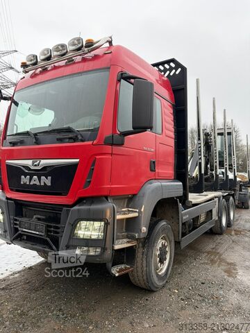 Transporte de madera MAN TGS 33.500
