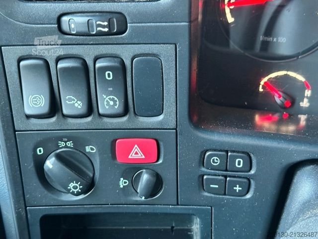 Camion pour bétail SCANIA G380 BL 4x2 1.Stock Menke-Janzen Viehw. *UNFALL*