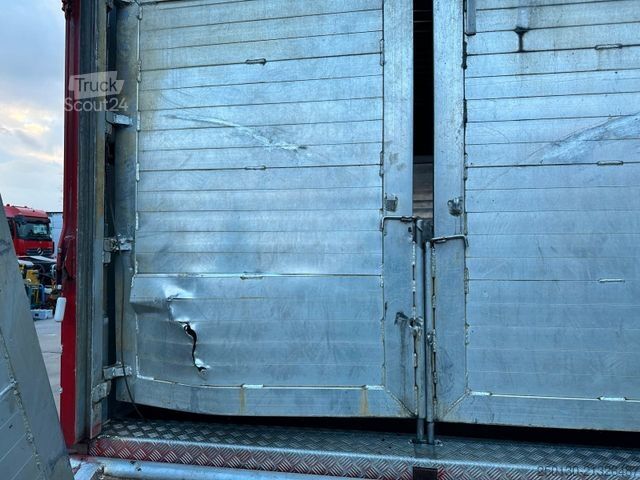 Camion pour bétail SCANIA G380 BL 4x2 1.Stock Menke-Janzen Viehw. *UNFALL*