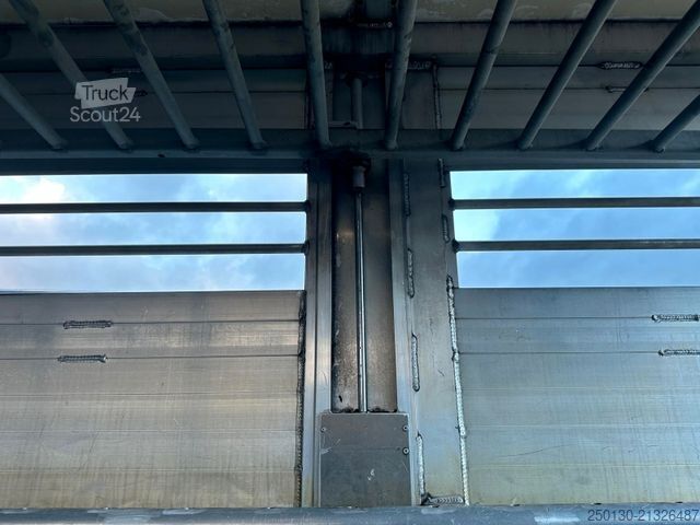 Camion pour bétail SCANIA G380 BL 4x2 1.Stock Menke-Janzen Viehw. *UNFALL*