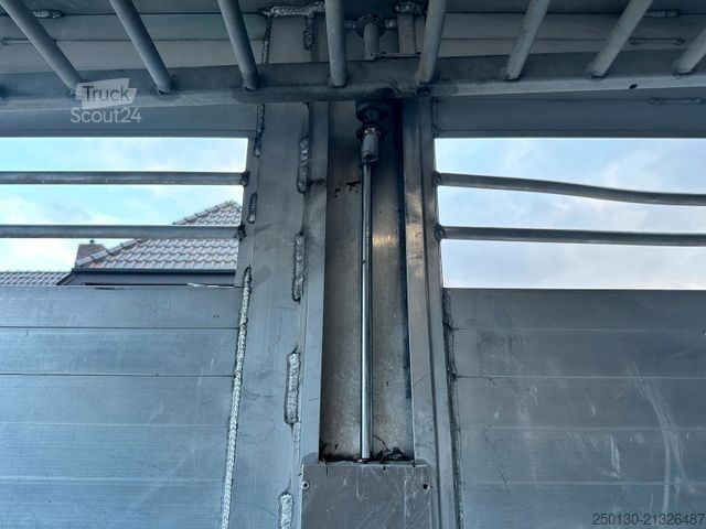 Camion pour bétail SCANIA G380 BL 4x2 1.Stock Menke-Janzen Viehw. *UNFALL*