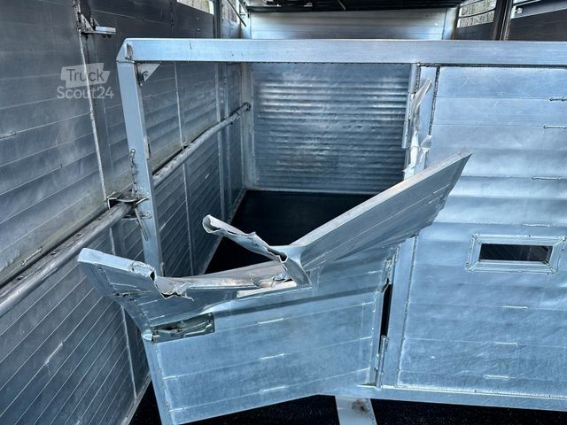 Camion pour bétail SCANIA G380 BL 4x2 1.Stock Menke-Janzen Viehw. *UNFALL*