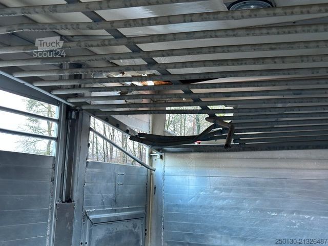 Camion pour bétail SCANIA G380 BL 4x2 1.Stock Menke-Janzen Viehw. *UNFALL*