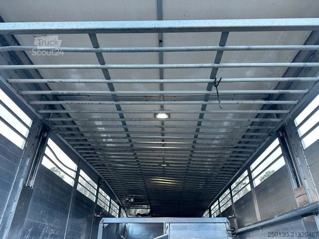 Camion pour bétail SCANIA G380 BL 4x2 1.Stock Menke-Janzen Viehw. *UNFALL*