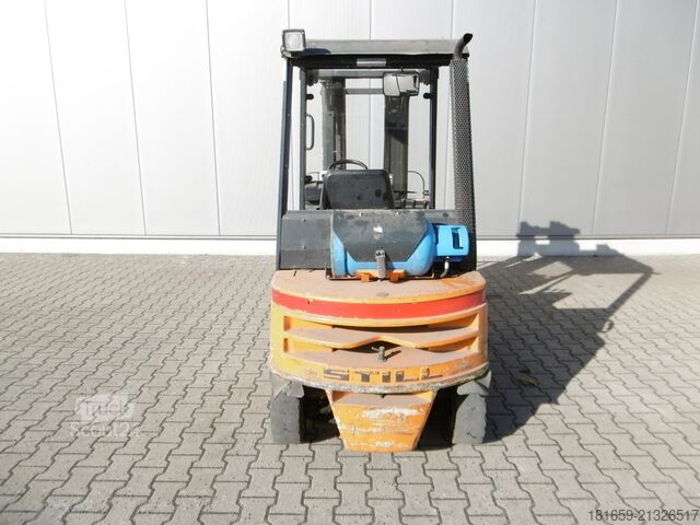 Chariot élévateur frontal STILL R 70-20 G