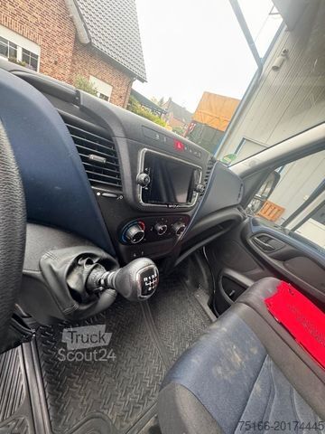 Dostavno vozilo s kesonom IVECO Daily 35 S 12 Kofferaufbau 4,2 m ERDGAS