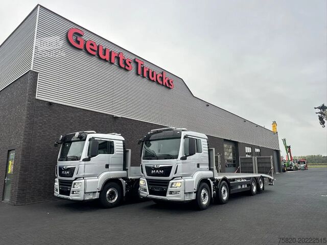 Transportador de coches MAN TGS 35.470 8X2 OPRIJWAGEN/MACHINE TRANSPORTER/P...