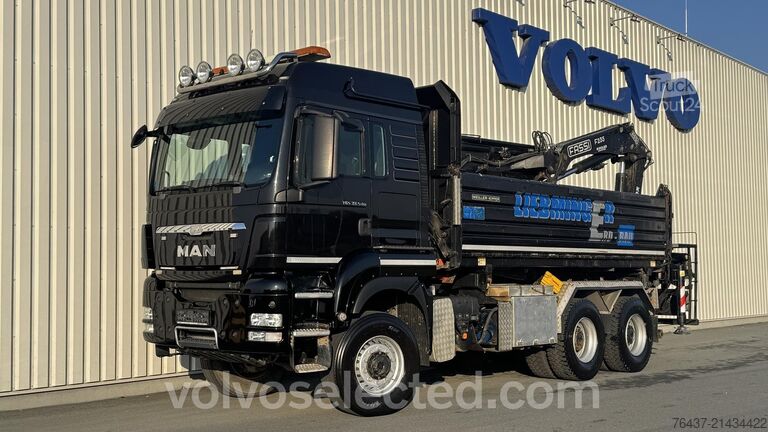 Самосвал с краном MAN TGS