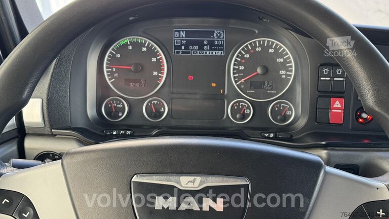 Самосвал с краном MAN TGS