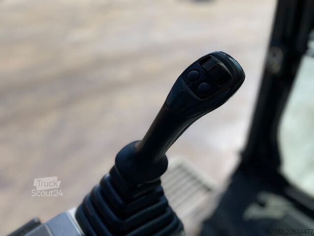 ķēžu ekskavators Doosan DX235LCR-5