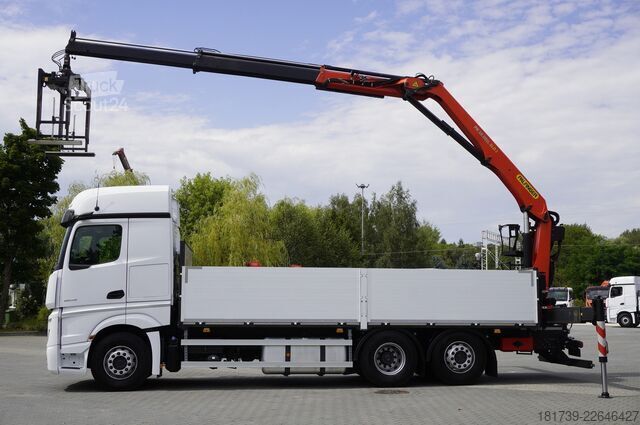 Plataforma con grúa Mercedes-Benz Actros 2545 MP5 / 90 tho. km / Palfinger