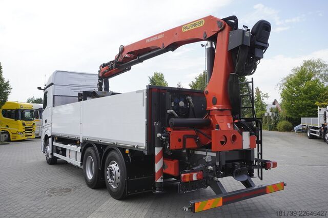 Plataforma con grúa Mercedes-Benz Actros 2545 MP5 / 90 tho. km / Palfinger
