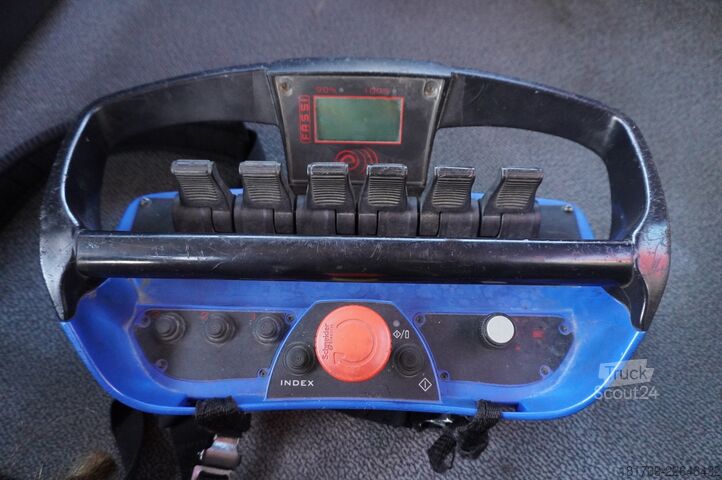 Plataforma con grúa Renault C280 DTI 8 / FASSI crane 5.6T / 560 mth