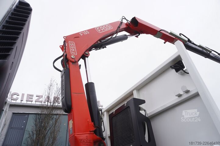 Plataforma con grúa Renault C280 DTI 8 / FASSI crane 5.6T / 560 mth