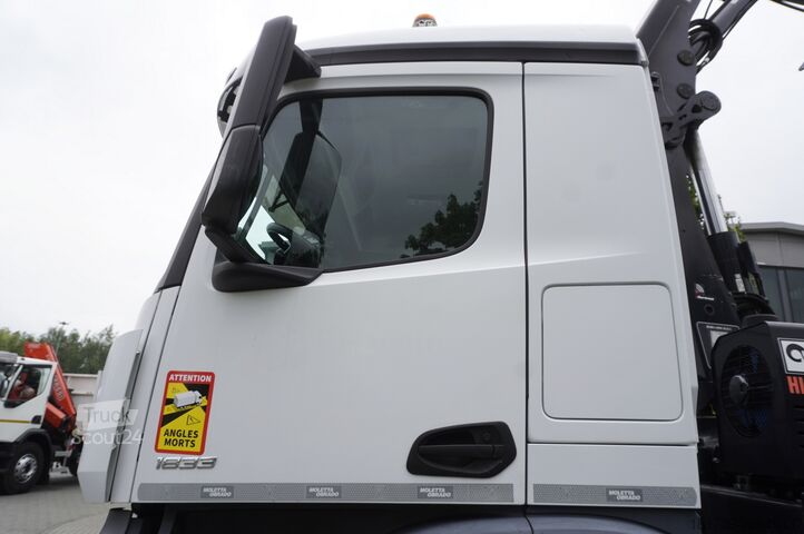 Plataforma con grúa Mercedes-Benz Arocs 1833 4x2 / 60 tho. km! / HIAB