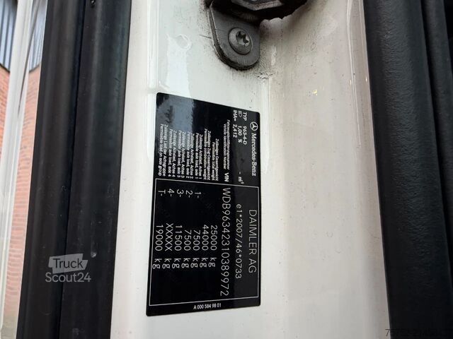 Standaard-SZM Mercedes-Benz Actros 2545 6X2 Gigaspace Standairco NL Truck