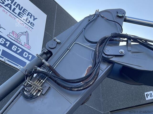 Pelle sur chenilles Volvo ECR 235 DL